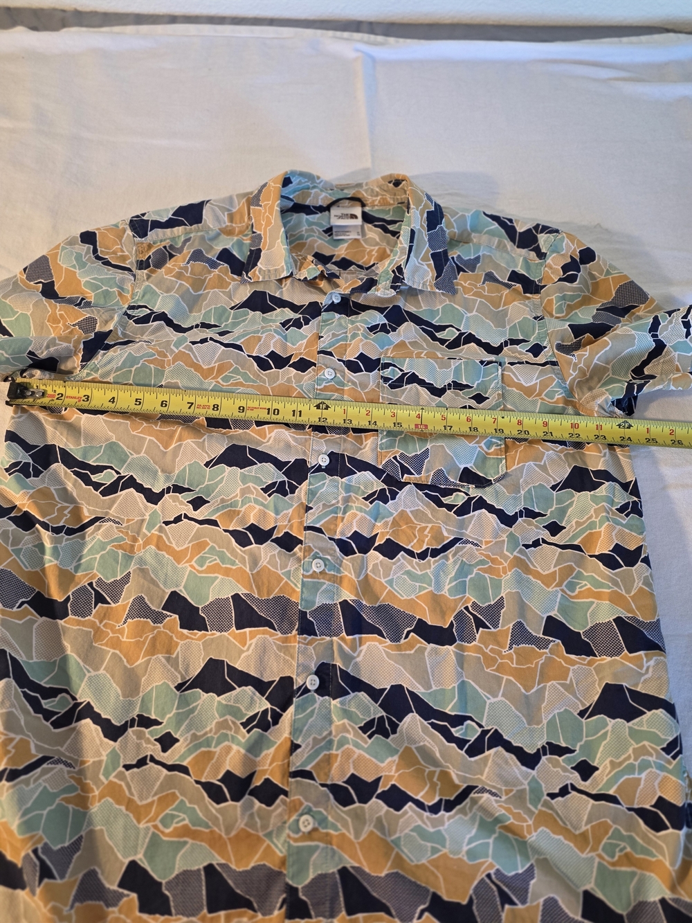 The North Face Men's Short Sleeve Patterned Shirt in Navy, Light Blue & Tan - Picture 4 of 7
